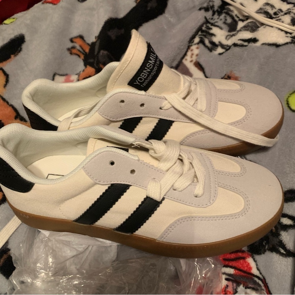 White and Black Sneakers with Suede Finish - Picture 4 of 5